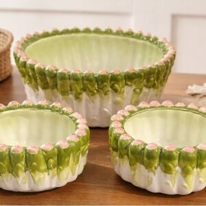 (Set of 5) Bordallo Pinheiro Style Serving Bowl & (4) Individual Bowls